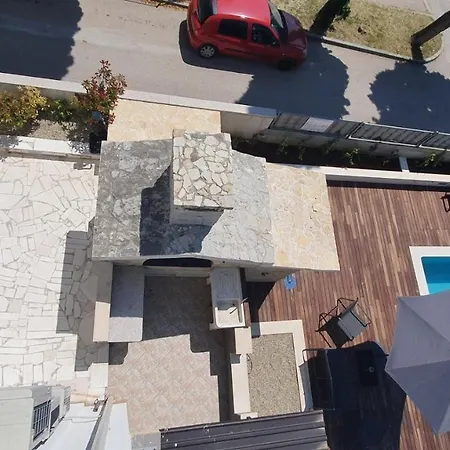 In Kastel Luksic With Terrace, Air Conditioning, W-lan, Washing Machine 5107-2 Kaštela